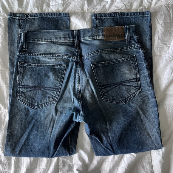 Lightly worn Express Medium Wash Kingston Classic Bootcut Men’s Jeans 32x30 - Picture 3 of 5